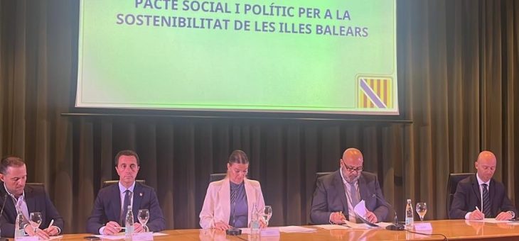 El presidente de la Cámara de Comercio de Ibiza y Formentera, Joan Guasch, asiste a la Mesa para el Pacto Social y Político para la Sostenibilidad Económica, Social y Ambiental